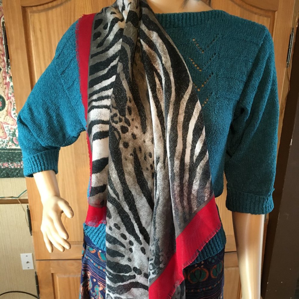 NWT Larioseta como Silk Animal Print Scarf, Italy - Picture 2 of 4